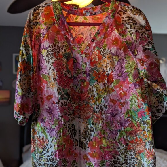 Johnny Was Tops - Johnny Was shorts and Top outfit - new without tags - size M